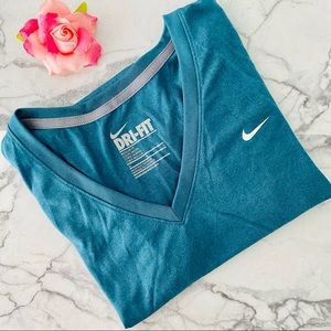 💕Nike Dri-Fit V-Neck Shirt SZ M